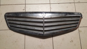 MERCEDES в 204 C класс решетка радиатора