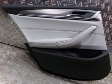 BMW G30 G31 дверные карты велюр