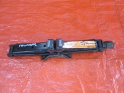 nissan PATHFINDER R51 2005 домкрат