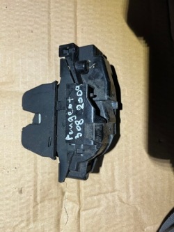 замок крышки багажника peugeot 308 2009 год 9660403080