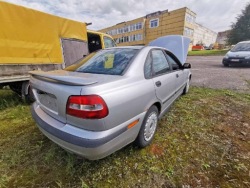 volvo S40 петля передних Двери - Передний 2000 1.9л