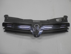 opel ASTRA III H решетка радиатора 13108471