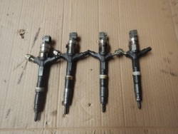 форсунка форсунки RAV4 2.0D4D 116KM 23670-27030 / 23670-27020