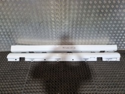 MERCEDES W177 молдинг порога левый