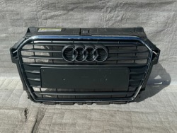 решетка радиатора Audi A1 8X рестайлинг s 2014-2018R 8XA853651B оригинал