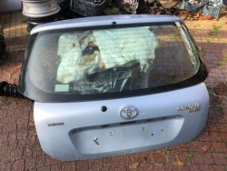 крышка багажника зад TOYOTA COROLLA E12