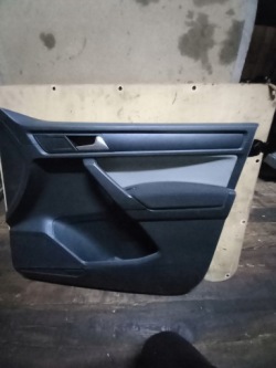 vw Caddy 2K5 дверные карты передняя правая