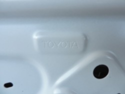 TOYOTA YARIS IV правая передняя дверь