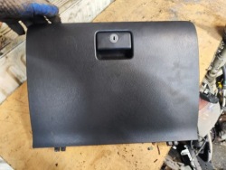 TOYOTA COROLLA VERSO II бардачок пассажира европа