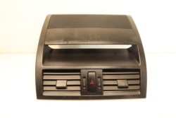 воздухозаборник жалюзи потока воздуха центральная mazda 6 II