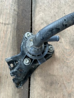 дополнительно водяной насос TOYOTA YARIS III 2013 2014 2015 2016 2017 2018 2019
