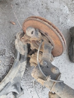 поворотный кулак перед nissan MICRA K12 2005 1.5