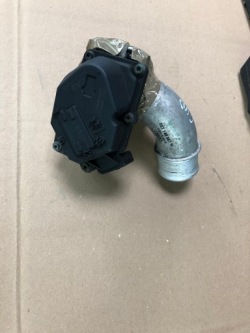 volkswagen oe 057128063H ДРОССЕЛЬНАЯ ЗАСЛОНКА