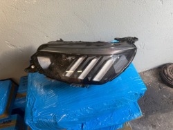 фара левая передняя full led peugeot 2008 II 9841642080