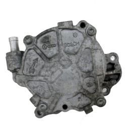 насос Audi A4 (B8) 03L145100