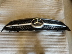 решетка радиатора MERCEDES CLA W118 AMG Diamond A1188850001....