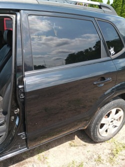 переднее левое дверь Hyundai TUCSON 2006 год Цвет EB