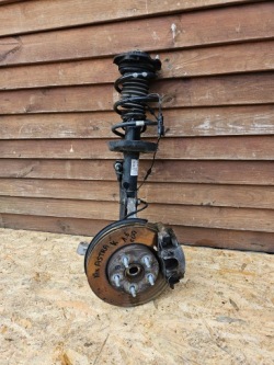 поворотный кулак, цапфа opel ASTRA K 17R. 39039574 правый передний