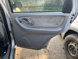 mazda TRIBUTE и панель Двери карта дверная