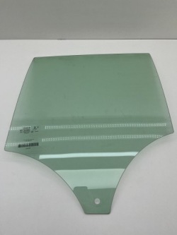 volvo XC40 стекло боковое левый зад год 2022 32244799