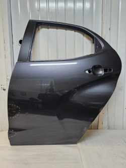 TOYOTA YARIS IV 2020 2021 2022 задняя левая дверь