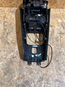 декор рамка консоль средняя A1776801201 MERCEDES CLA W118