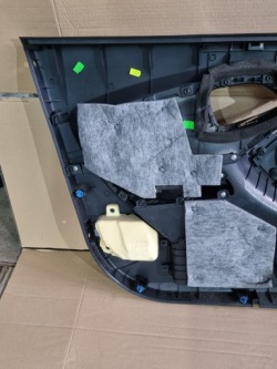 обивка дверные карты правый передний Hyundai IX35