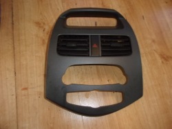 Chevrolet SPARK M300 воздухозаборник жалюзи потока воздуха центральная рамка