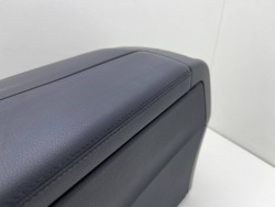 MERCEDES W212 тунель середина подлокотник европа A212680185