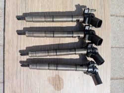 4× форсунки комплект 03L130277J 03L130277Q SKODA YETI 5L 2.0 tdi cfh 13R