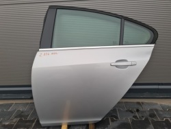дверь левая задняя opel INSIGNIA A HB седан Z176