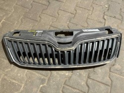 SKODA RAPID и 12- решетка радиатора 5JA853668
