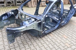 volvo XC60 II четверть левый перед