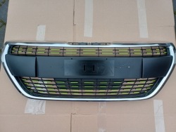 решетка радиатора peugeot 208 рестайлинг GT 9810535677
