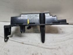 правое крепление MERCEDES X290 A2906908100