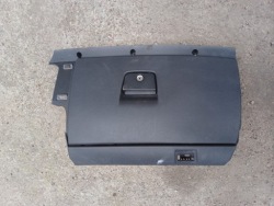 бардачок пассажира volvo C30 08R 2.0