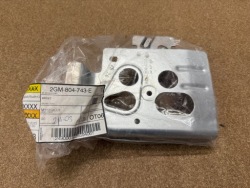 vw крепление левое правое ремня зад 2GM804743 2GM804744
