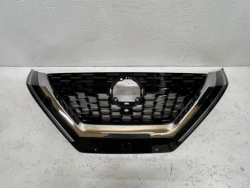 nissan QASHQAI III J12 решетка перед радиатора 62310-6UA оригинал