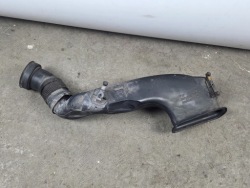 труба Воздух opel Astra H 1.3 55351756