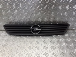 решетка радиатора opel Astra G 1.6 90588120