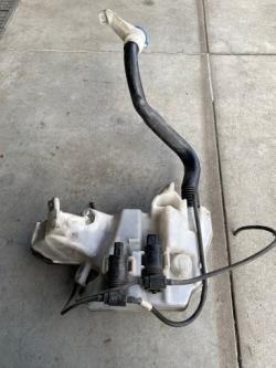 Range Rover Evoque L538 Discovery бачок омывателя BJ32-17B613-BD