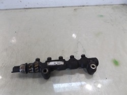 mazda oe 9654592680 топливная рейка