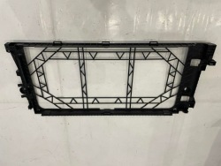 volvo XC40 C40 рамка радиатора кондиционера 31686203