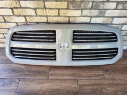 решетка радиатора Dodge RAM 1500 2013- 13DSAC0010B