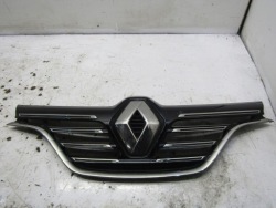 решетка радиатора передняя renault MEGANE IV HB