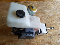 насос nissan титан XD 5.0 V8 2016 год