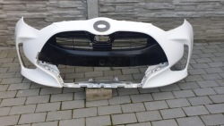 бампер TOYOTA YARIS IV 2020 -