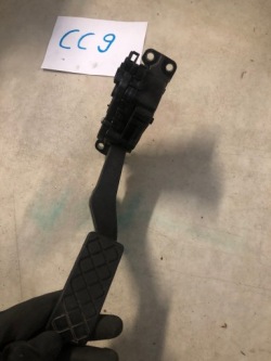 потенциометр педаль газа volkswagen oe 7E1723503C
