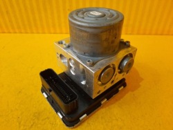 насос ABS MERCEDES 253 GLA A2539011600