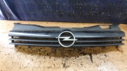 opel ASTRA III H решетка радиатора HB